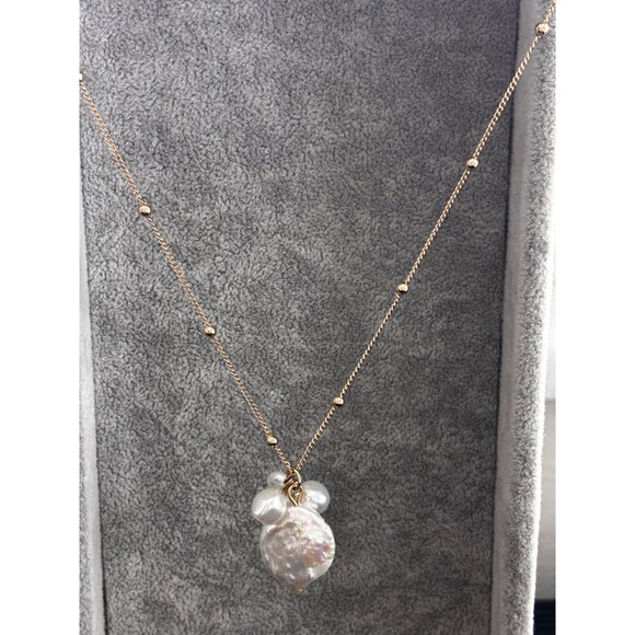 Gold Tone Double Chain Necklace With Fux Freshwater Pearl Cluster Pendant - Picture 9 of 9
